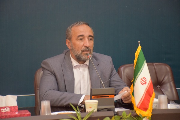 کارگر، نماد بی بدیل فرهنگ متعالی کار و کوشش و جنبش و حرکت است، پیشرفت، خودکفایی ملی و استقلال در حوزه های اقتصادی بی تلاش کارگران سختکوش و فداکار متصور نیست
