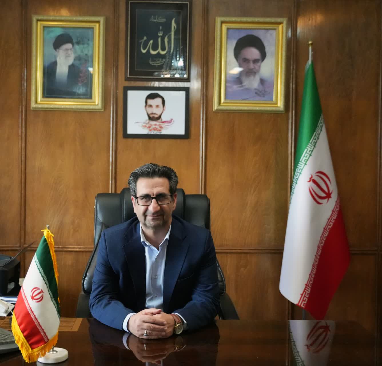 امیرتیموری، معاون استاندار و فرماندار ویژه میاندوآب با صدور پیامی فرا رسیدن چهل و هفتمین بهار آزادی و  تقارن دهه فجر باسالروز میلاد با سعادت حضرت قائم آل محمد(ص) را به ملت بزرگ ایران اسلامی تبریک گفت