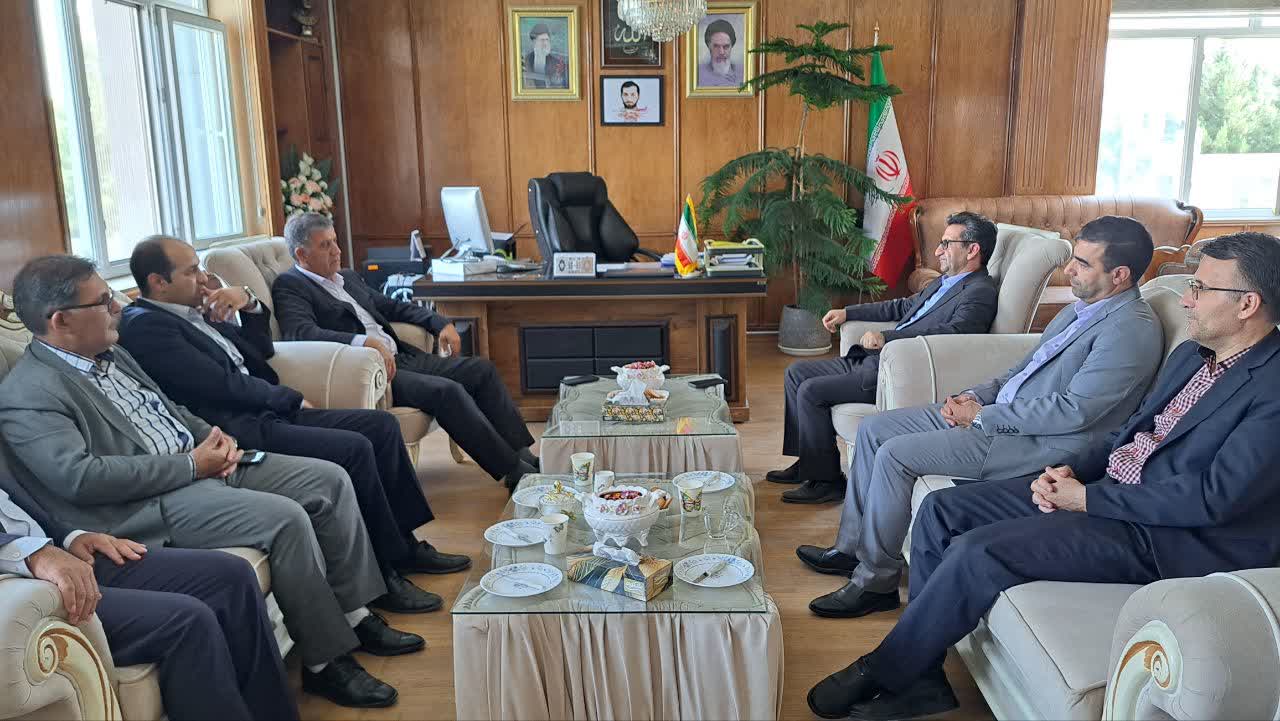 دیدار جمعی از مسئولان شهرستان ملکان با معاون استاندار و فرماندار ویژه میاندوآب