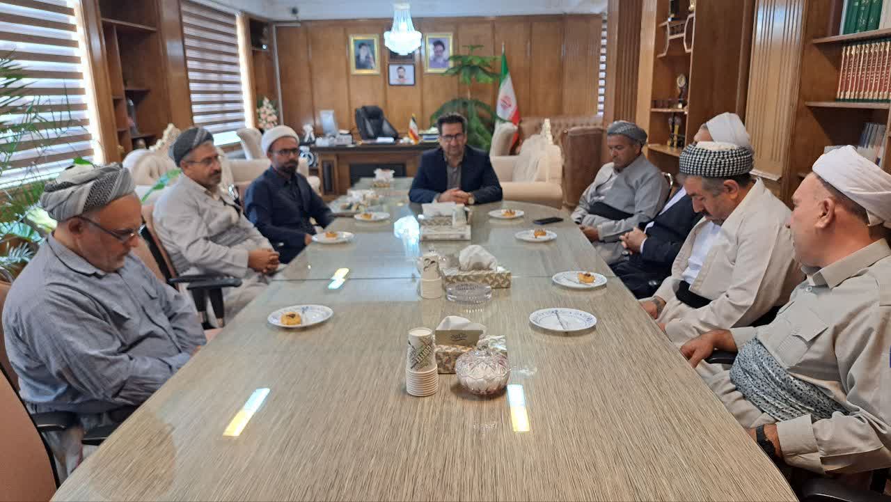 جمعی از علمای اهل تسنن با امیر تیموری، معاون استاندار و فرماندار ویژه میاندوآب دیدار و گفتگو کردند