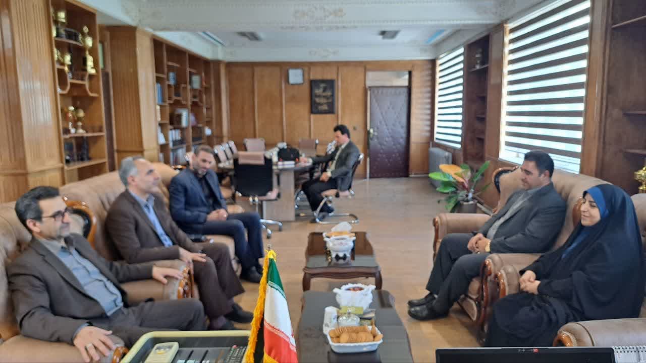 مدیرکل کتابخانه های عمومی آذربایجان‌غربی ضمن دیدار با فرماندار جدید میاندوآب و تبریک انتصاب، گزارشی از اقدامات انجام شده و روند احداث کتابخانه علامه دهخدا ارائه نمود