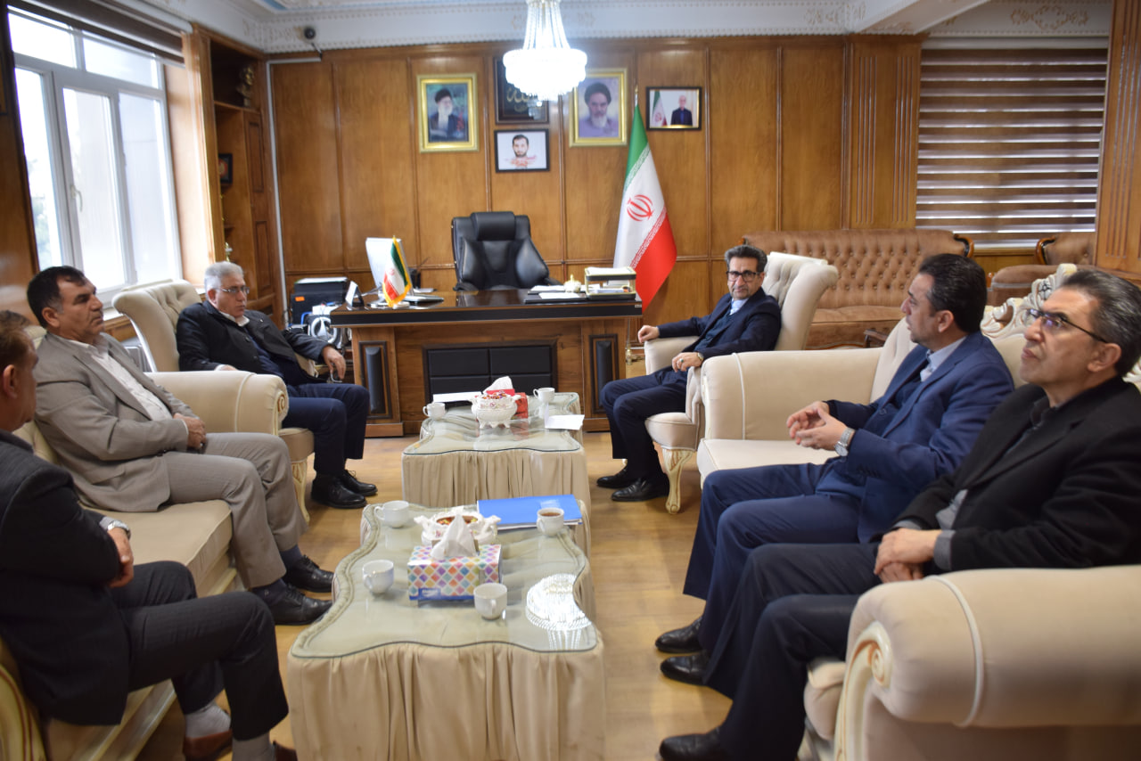 در جلسه ای با حضور فرماندار ویژه میاندوآب و مدیرکل امور شهری استانداری آذربایجان غربی ظرفیت های فضاسازی، بهبود خدمات شهری و آخرین وضعیت سایت پسماند مطرح و مورد بررسی قرار گرفت