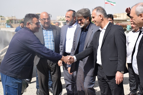 همزمان با هفته کار و کارگر، مسئولان شهرستان میاندوآب  با حضور در اداره تعاون، کار و رفاه اجتماعی و کارخانه قند پانیذفام از کارکنان و کارگران این مجموعه ها قدردانی کردند