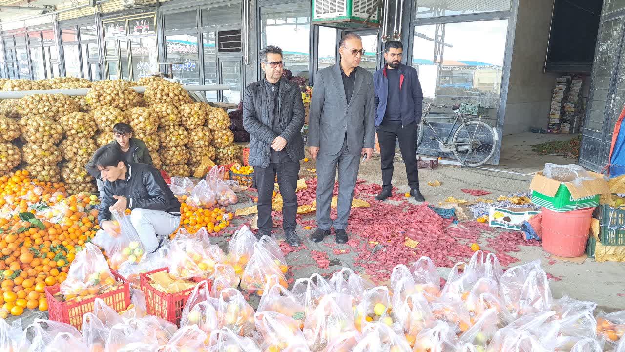 امیر تیموری،معاون استاندار و فرماندار ویژه میاندوآب از آغاز پویش «همدلی» با هدف تأمین میوه شب عید نیازمندان شهرستان خبر داد