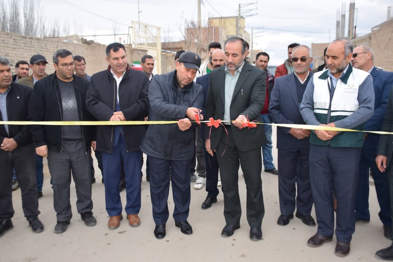 به مناسبت گرامیداشت چهل و پنجمین سالگرد پیروزی انقلاب اسلامی، 3 پروژه عمران روستایی با اعتباری بالغ بر 90 میلیارد ریال در بخش بکتاش با حضورفرماندار میاندوآب افتتاح و مورد بهره برداری قرار گرفت