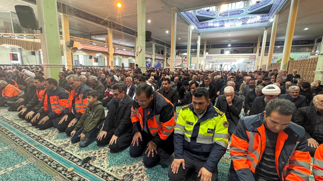 امیر تیموری، معاون استاندار و فرماندار ویژه میاندوآب در آیین نماز عبادی سیاسی جمعه حضور یافت