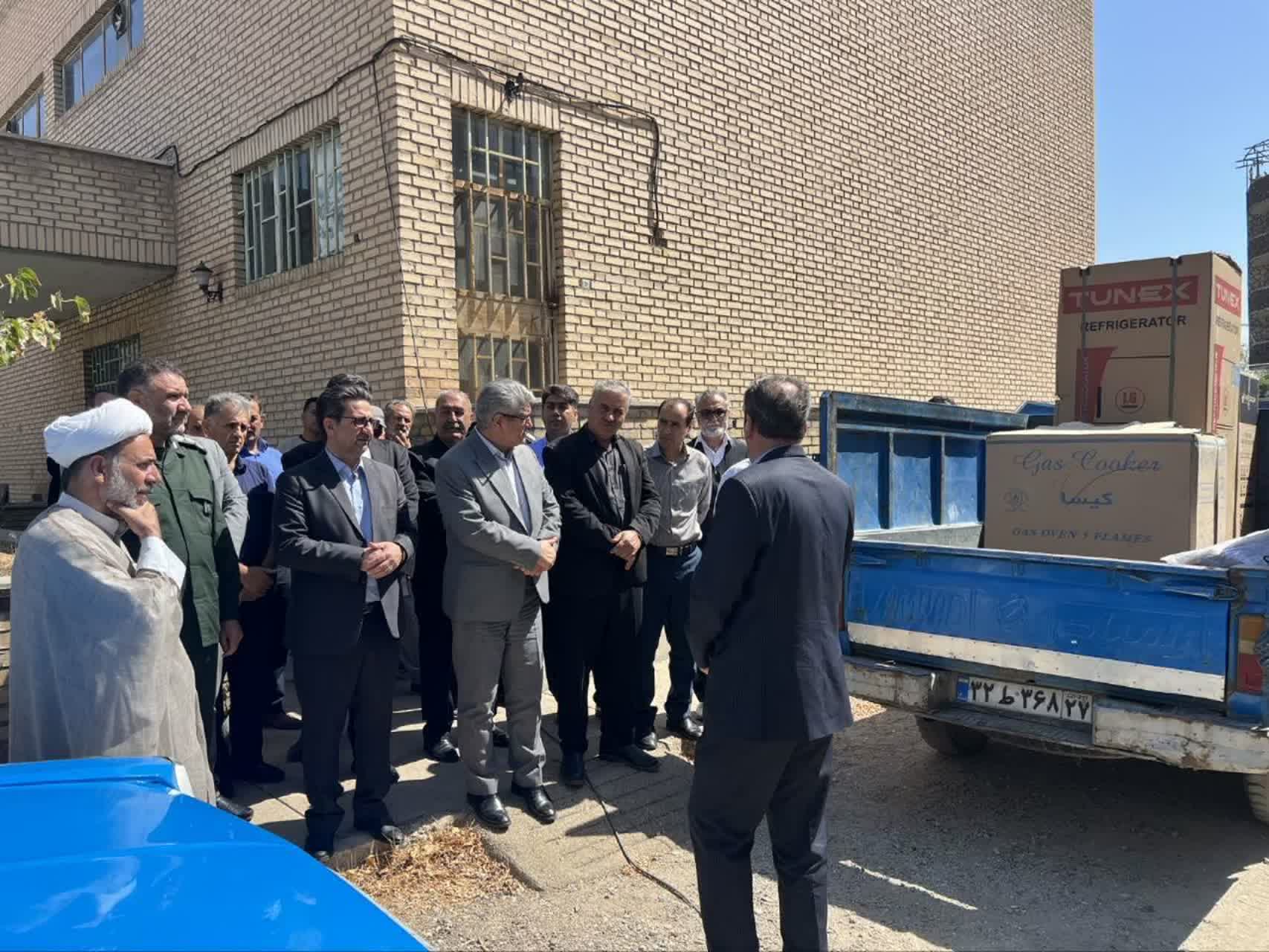 طی آیینی با حضورمعاون استاندار و فرماندار ویژه میاندوآب، 6 سری جهیزیه به نوعروسان تحت پوشش بهزیستی میاندوآب اهدا شد