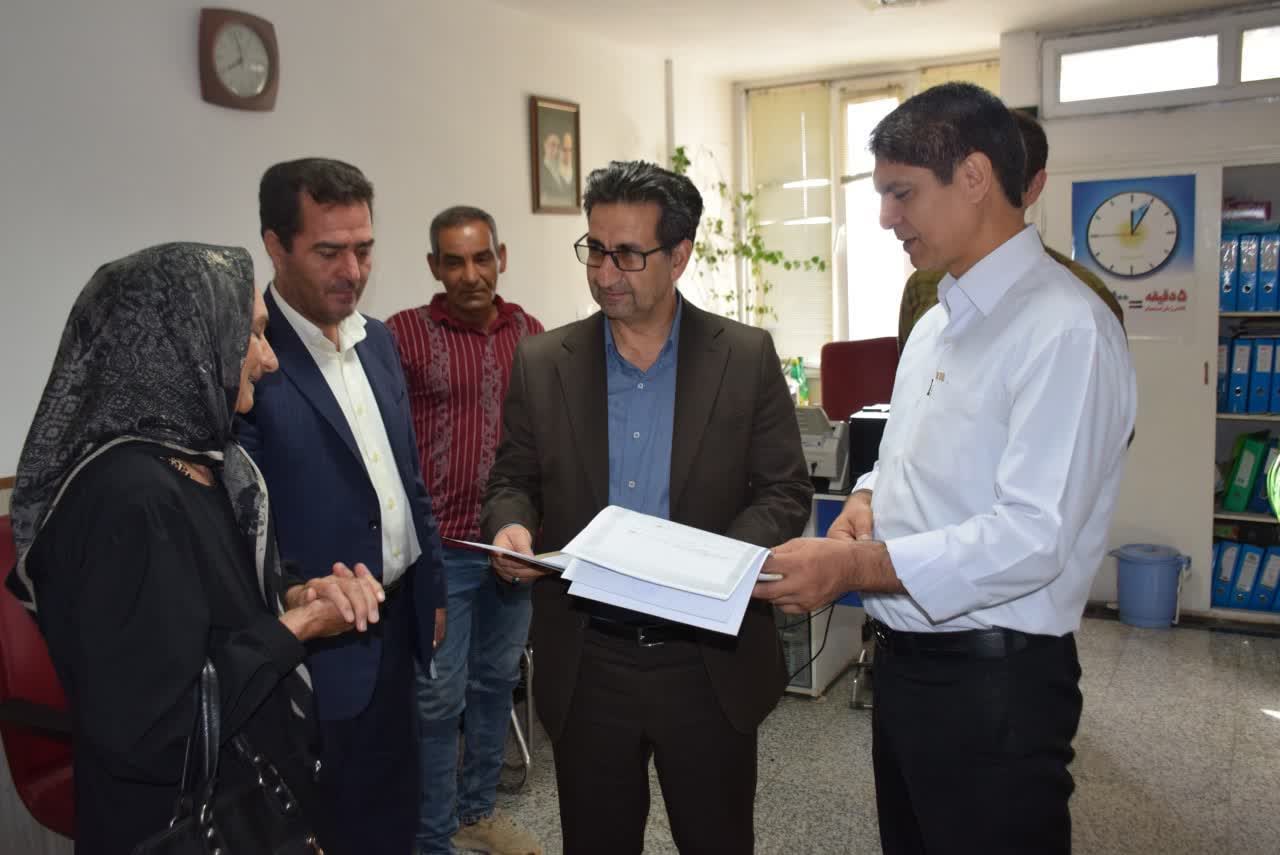 فرماندار ویژه میاندوآب، به منظور کنترل و بررسی نحوه خدمات رسانی به مردم انجام می گیرد به صورت سرزده از اداره آب و فاضلاب شهرستان بازدید کرد