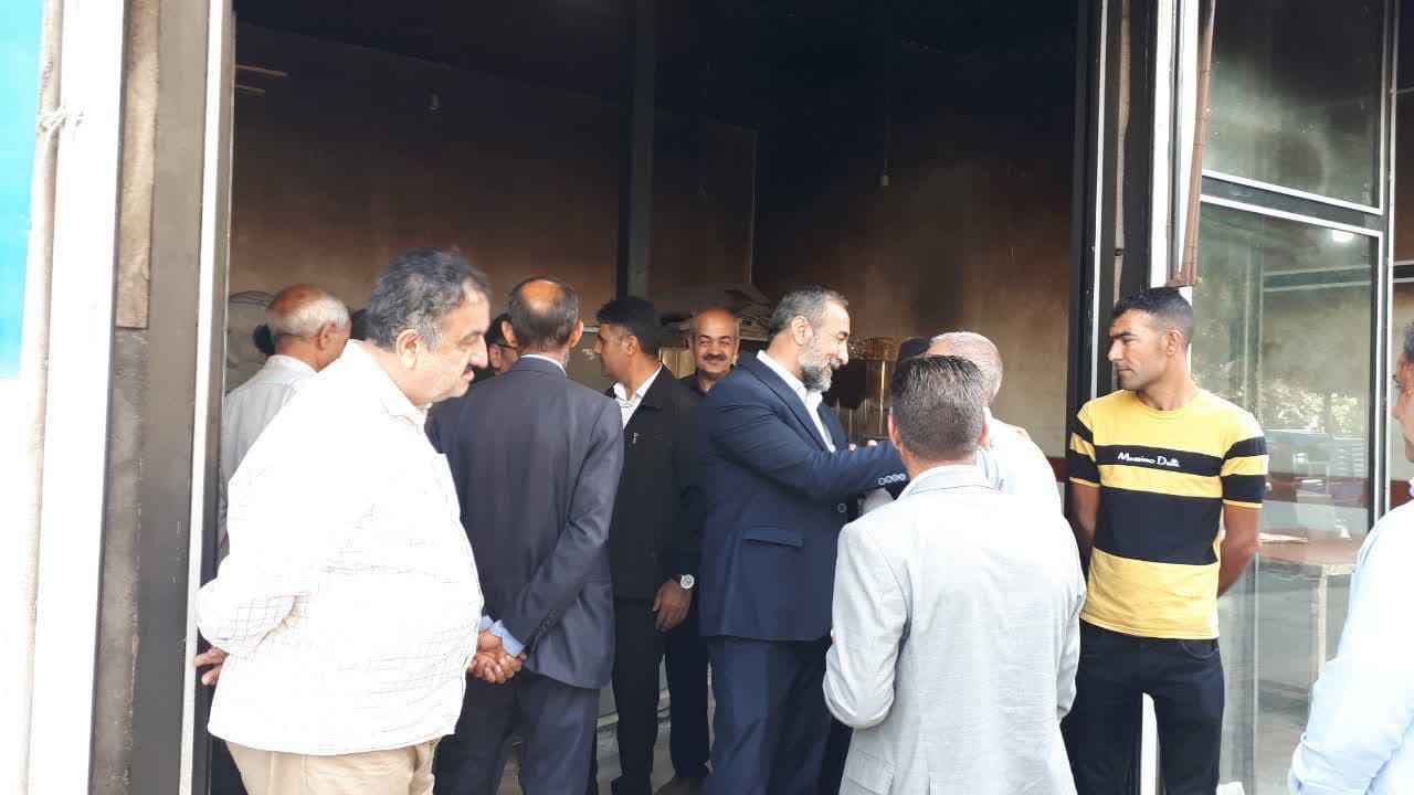 فرماندار ویژه میاندوآب بمنظور جلوگیری از گرانفروشی، کم فروشی، احتکار، عدم عرضه و توزیع خارج از شبکه نان، از نانوایی های میاندوآب بازدید کرد