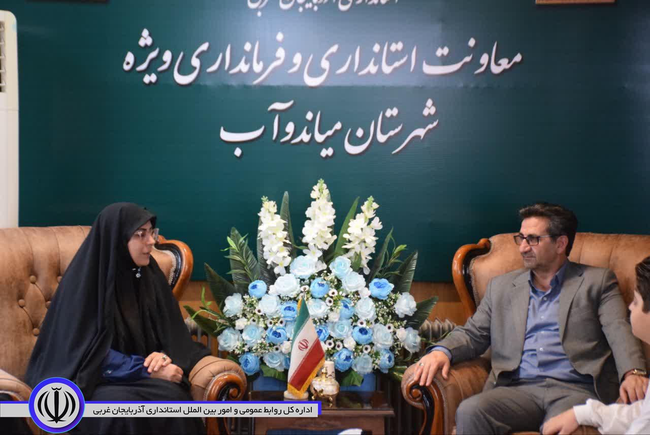 مدیرکل کانون پرورش فکری کودکان و نوجوانان آذربایجان غربی با حضور در فرمانداری میاندوآب،گزارش کاملی از اقدامات، برنامه های کانون برای رده های مختلف سنی و جشنواره های برگزار شده در سطح استان ارائه داد.