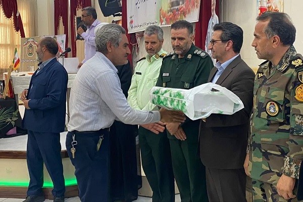 به مناسبت گرامیداشت سالروز بازگشت آزادگان عزیز به میهن اسلامی ، همایش الماس های درخشان و یادواره شهدای غریب در شهرستان میاندوآب برگزار شد