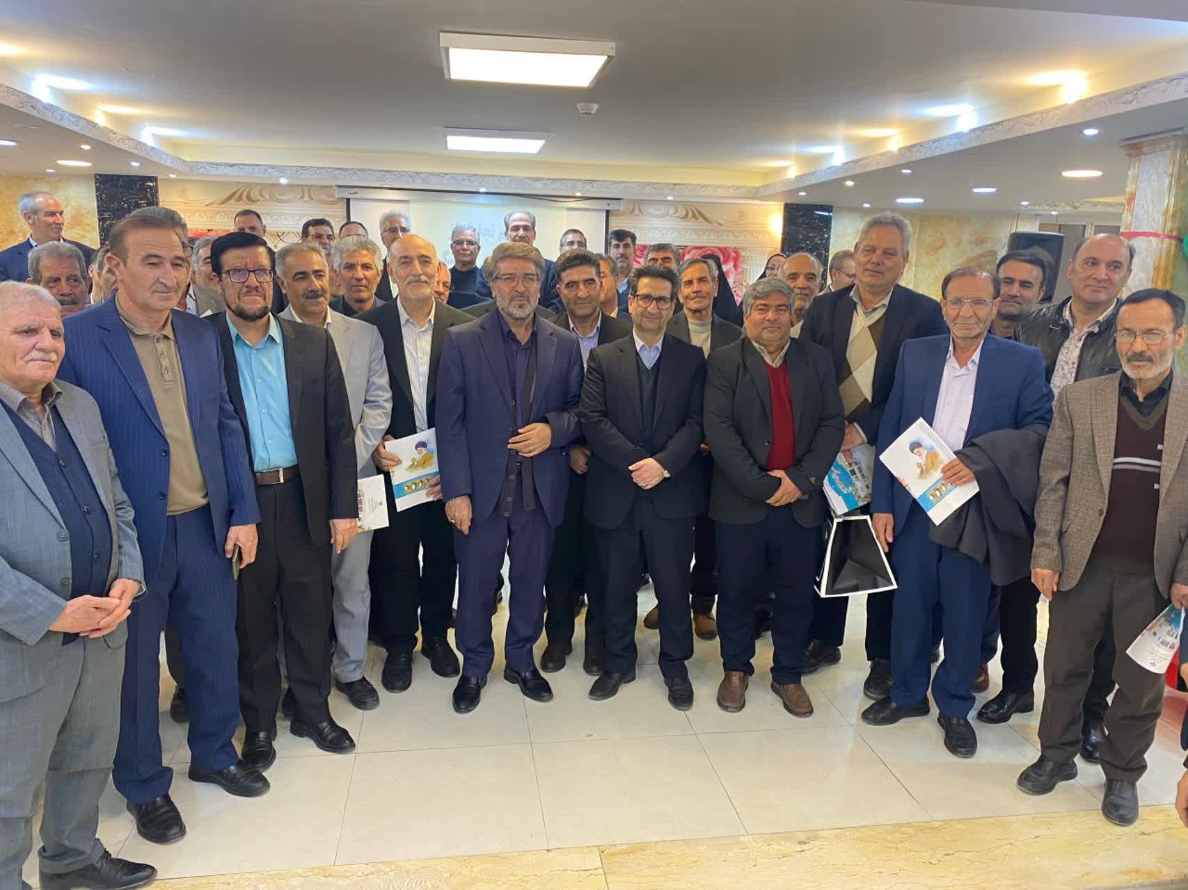 همزمان با ایام گرامیداشت چهل و هفتمین سالگرد پیروزی انقلاب اسلامی،  جشن انقلاب با هدف تجلیل از بازنشستگان فرهنگی در تالار معلم میاندوآب  برگزار شد