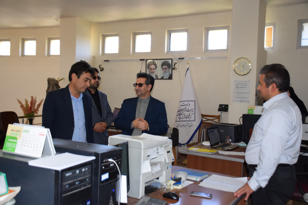 امیر تیموری،معاون استاندار و فرماندار ویژه میاندوآب از اداره میراث‌فرهنگی، گردشگری و صنایع دستی بازدید کرد