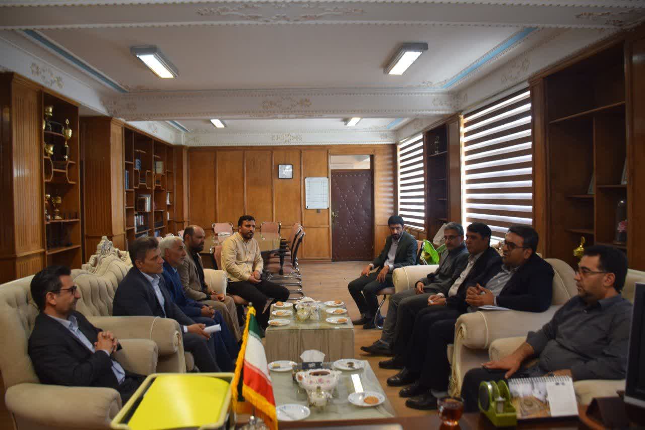 دیدار رؤسای دانشگاه های شهرستان میاندوآب با فرماندار