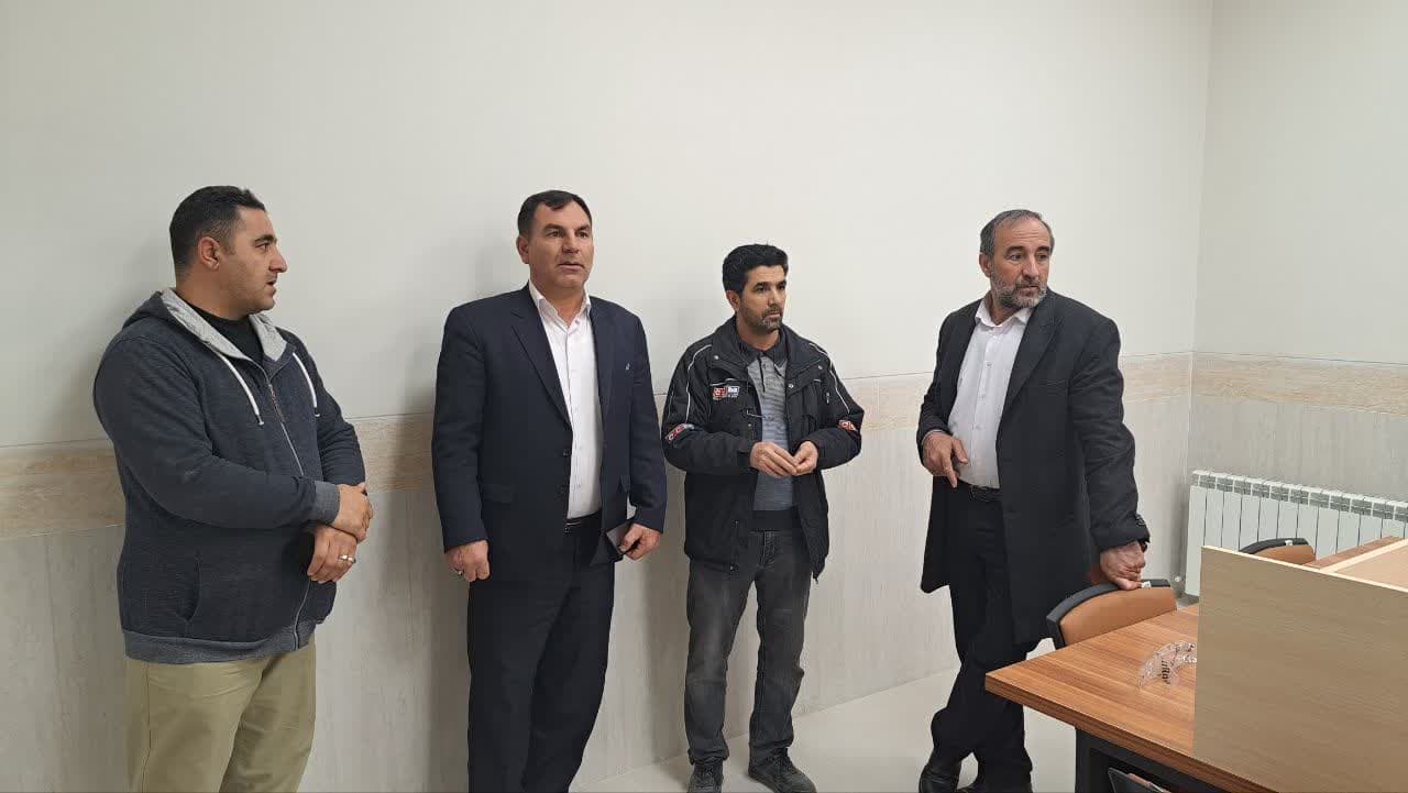بازدید فرماندار میاندوآب از روند آماده سازی کتابخانه عمومی علامه دهخدا