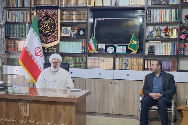 دیدار اعضای شورای اداری میاندوآب  با امام جمعه شهرستان به مناسبت گرامیداشت دهه فجر