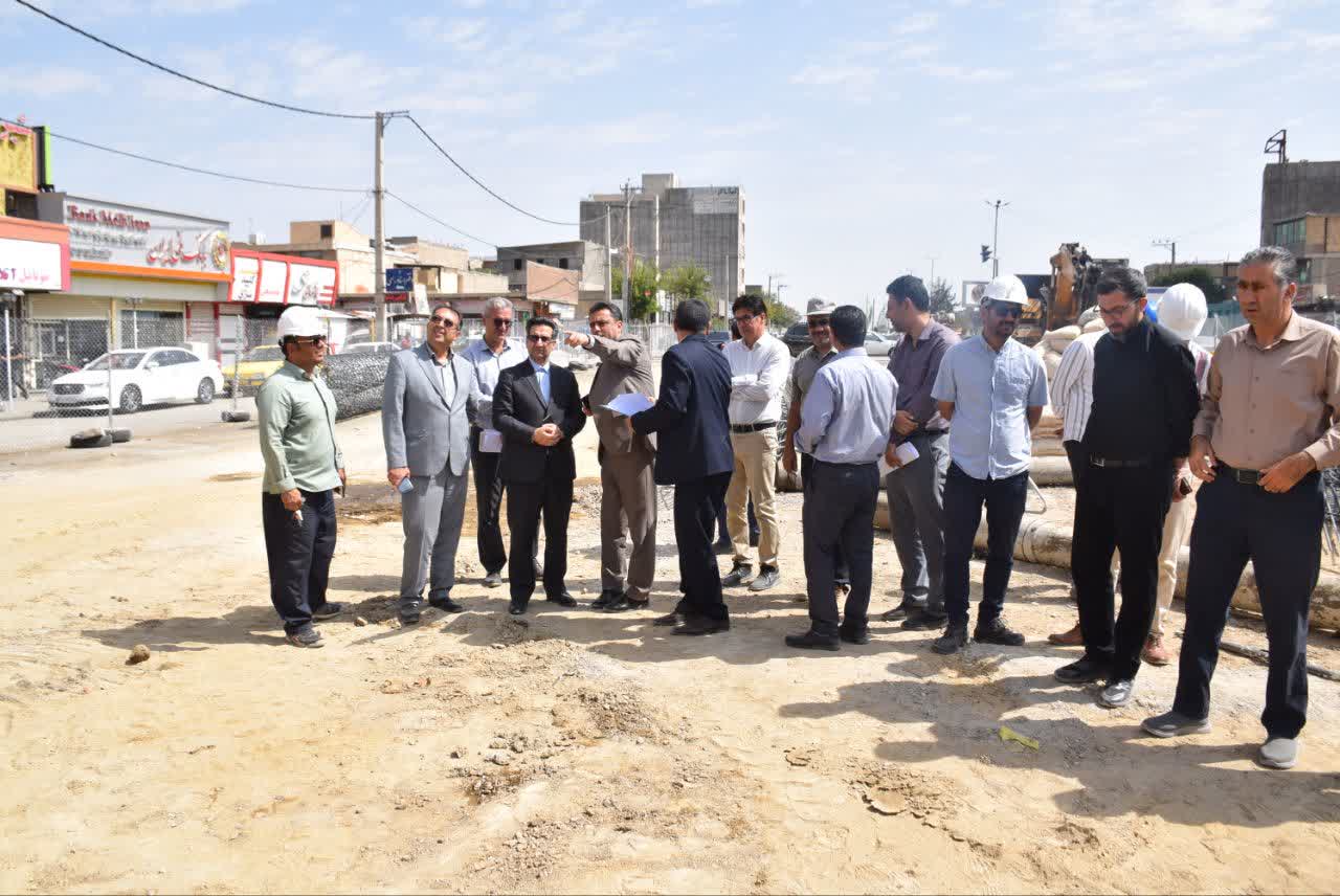 فرماندار ویژه میاندوآب به منظور کنترل و بررسی روند اجرای پروژه های عمرانی شهرداری، از روند اجرای پروژه های: پل روگذر میدان آذربایجان(سه راهی شاهین دژ ) و پارک تفریحی و ورزشی کوی جهادگران بازدید کرد.