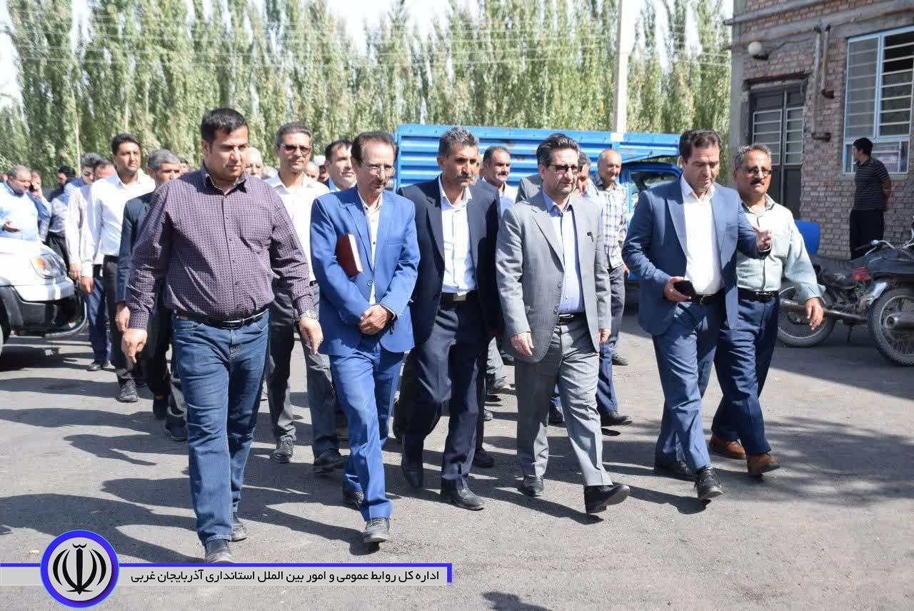 در چهارمین روز از ایام گرامیداشت هفته دولت، 10 پروژه عمرانی روستایی در بخش گوگ تپه میاندوآب با حضور فرماندار و اعضای شورای اداری افتتاح و مورد بهره برداری قرار گرفت