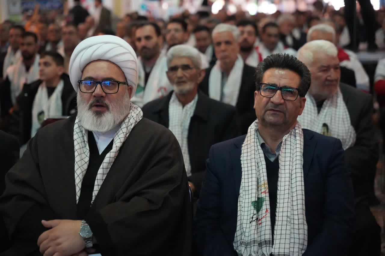 اجلاسیه نهایی 850 شهید شهرستان میاندوآب در راستای دومین کنگره ملی 12هزار شهید آذربایجان‌غربی در مصلای امام خمینی (ره) میاندوآب برگزار شد.