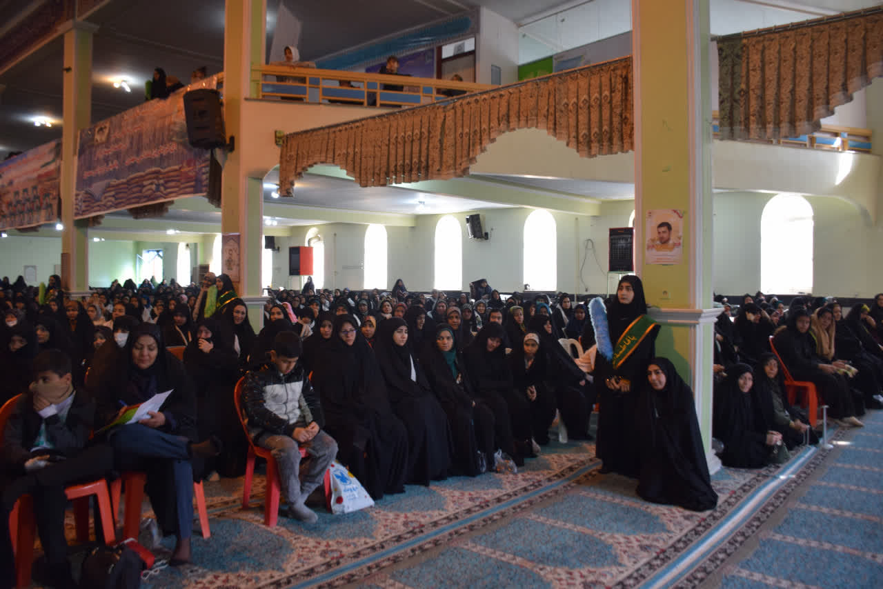 اجلاسیه نهایی 850 شهید شهرستان میاندوآب در راستای دومین کنگره ملی 12هزار شهید آذربایجان‌غربی در مصلای امام خمینی (ره) میاندوآب برگزار شد.