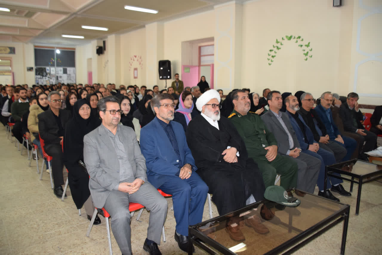 تجلیل از رتبه‌های برتر کنکور سراسری در میاندوآب +تصاویر