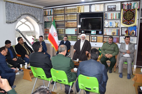 دیدار اعضای شورای اداری میاندوآب  با امام جمعه شهرستان به مناسبت گرامیداشت دهه فجر