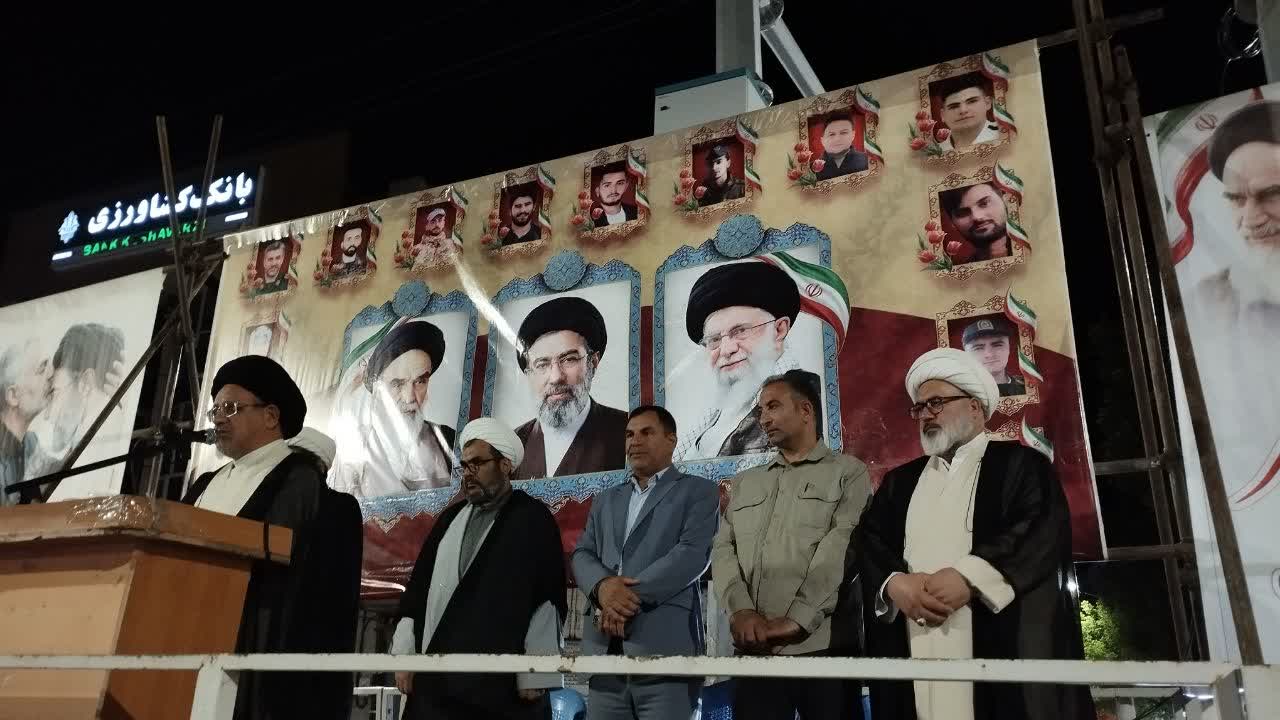 تدوام تجمع شبانه و حضور خودجوش مردم میاندوآب در دفاع از عزت و اقتدار ایران اسلامی