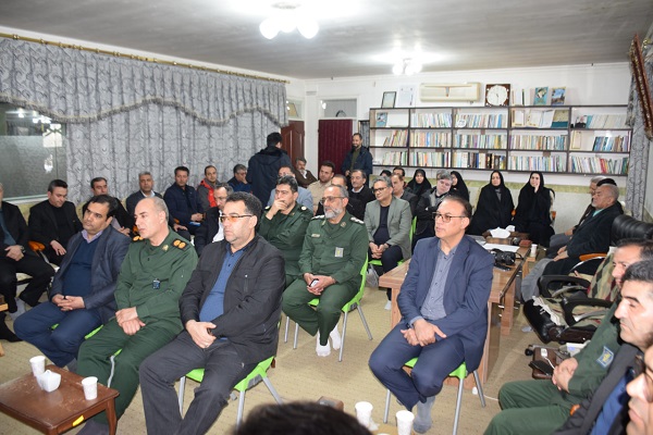 دیدار اعضای شورای اداری میاندوآب  با امام جمعه شهرستان به مناسبت گرامیداشت دهه فجر