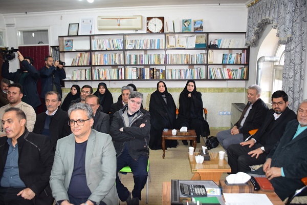 دیدار اعضای شورای اداری میاندوآب  با امام جمعه شهرستان به مناسبت گرامیداشت دهه فجر