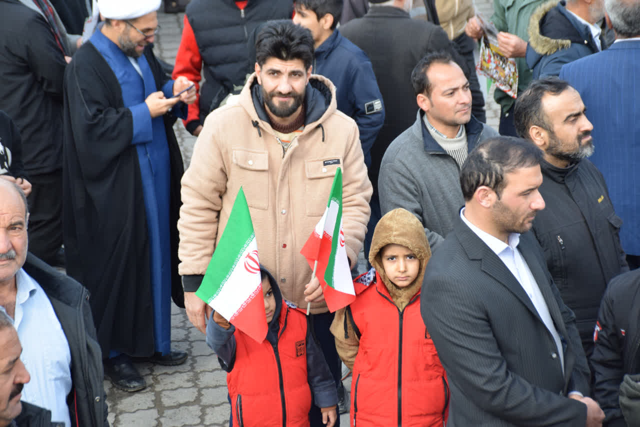 جلوه هایی از حضور پرشور مردم میاندوآب در راهپیمایی 22 بهمن +تصاویر