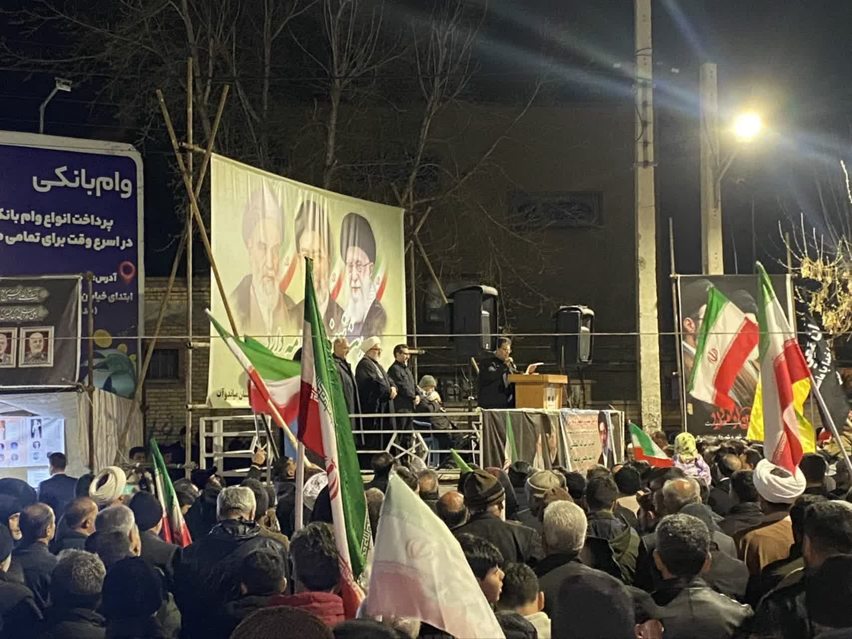 تداوم اجتماعات شبانه و حضور خیابانی مردم شهیدپرور و انقلابی میاندوآب در حمایت از رزمندگان و بیعت با رهبر معظم انقلاب