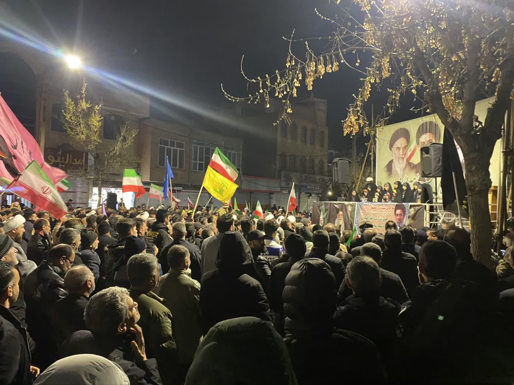 تداوم اجتماعات شبانه و حضور خیابانی مردم شهیدپرور و انقلابی میاندوآب در حمایت از رزمندگان و بیعت با رهبر معظم انقلاب