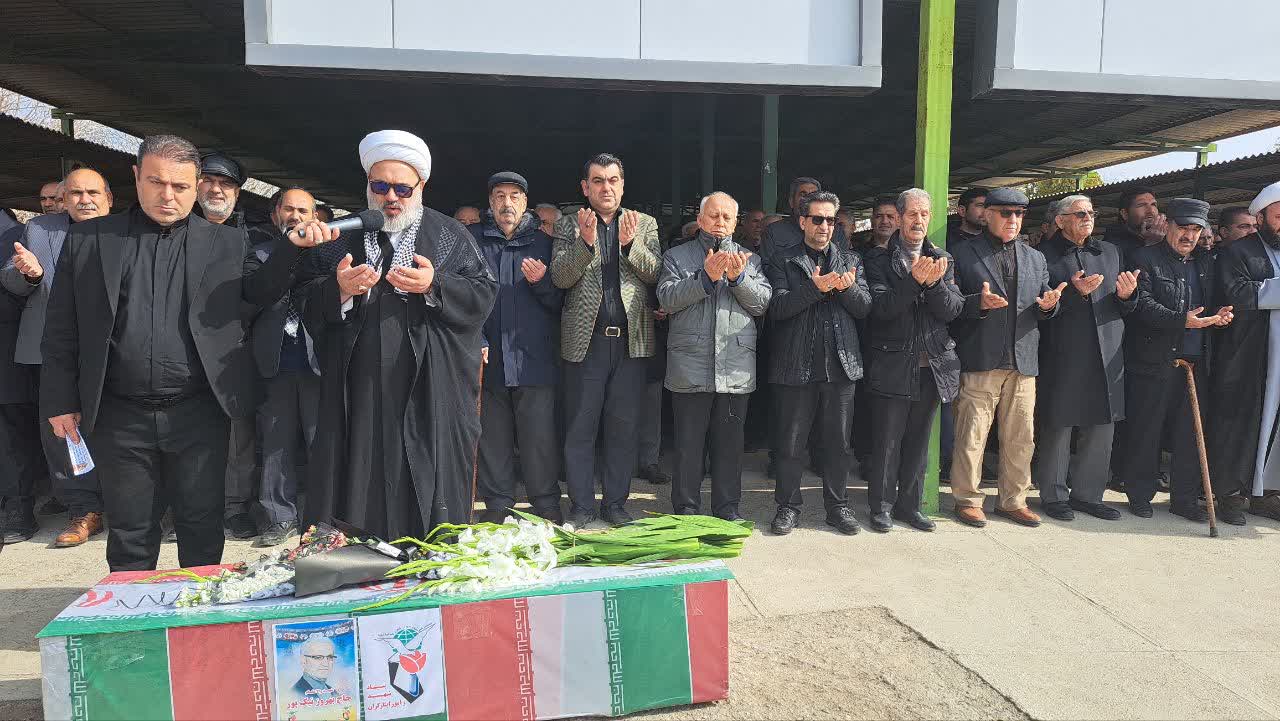 پیکر مطهر شهید حاج بهروز نیک پور با حضور بی نظیر و با شکوه مردم انقلابی و شهیدپرور میاندوآب تشییع شد