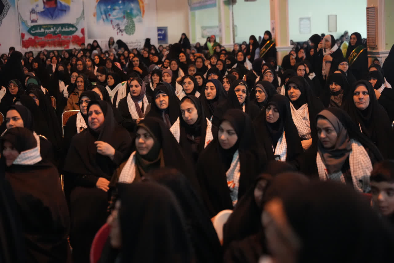 اجلاسیه نهایی 850 شهید شهرستان میاندوآب در راستای دومین کنگره ملی 12هزار شهید آذربایجان‌غربی در مصلای امام خمینی (ره) میاندوآب برگزار شد.