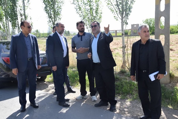 محمدرضا رضایی، فرماندار ویژه میاندوآب بمنظور حمایت و رفع موانع تولید، از هلدینگ لبنی غفارزاده بازدید و مشکلات این واحد تولیدی را مورد بررسی قرار داد