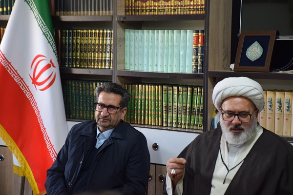 دیدار اعضای شورای اداری میاندوآب  با امام جمعه شهرستان به مناسبت گرامیداشت دهه فجر