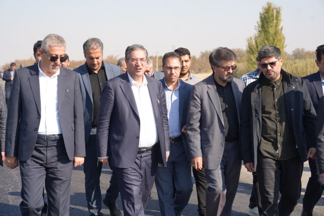 بازدید استاندار آذربایجانغربی از عملیات راهسازی قطعه 2 محور ارومیه - میاندوآب