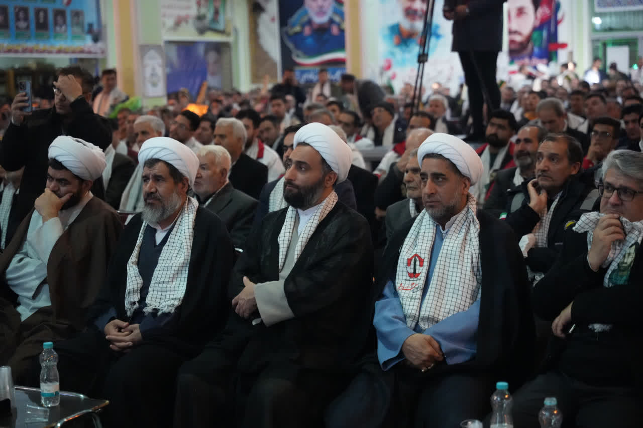 اجلاسیه نهایی 850 شهید شهرستان میاندوآب در راستای دومین کنگره ملی 12هزار شهید آذربایجان‌غربی در مصلای امام خمینی (ره) میاندوآب برگزار شد.