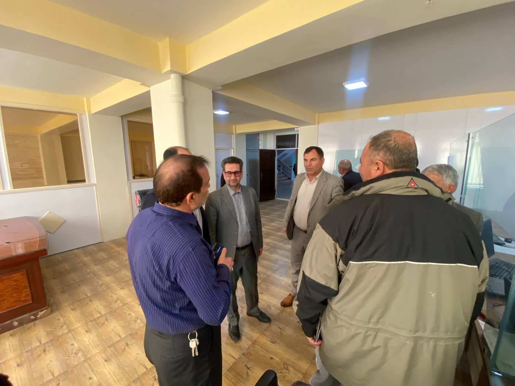 امیرتیموری،فرماندار ویژه و رییس مرکز حوزه انتخابیه میاندوآب، ضمن بازدید از ستاد انتخابات شهرستان از آمادگی عوامل اجرایی و تیم فنی برای برگزاری انتخابات هفتمین دوره شوراهای اسلامی خبر داد