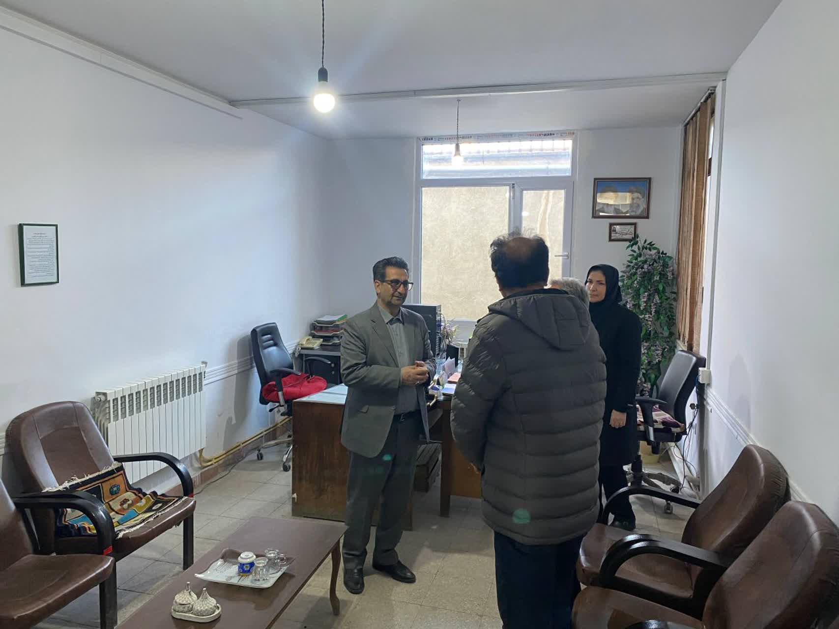 بازدیدسرزده فرماندار میاندوآب از جهادکشاورزی+ تصاویر