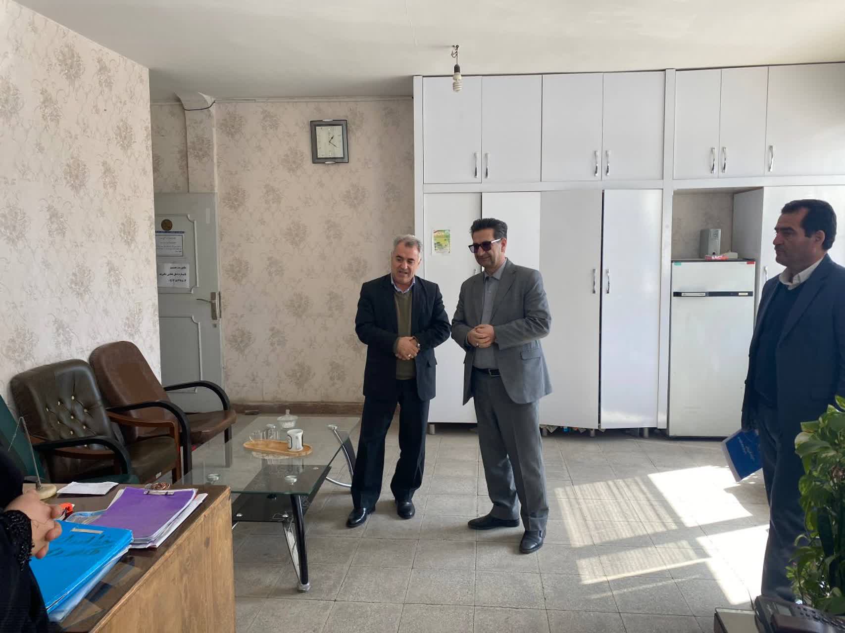 بازدیدسرزده فرماندار میاندوآب از جهادکشاورزی+ تصاویر