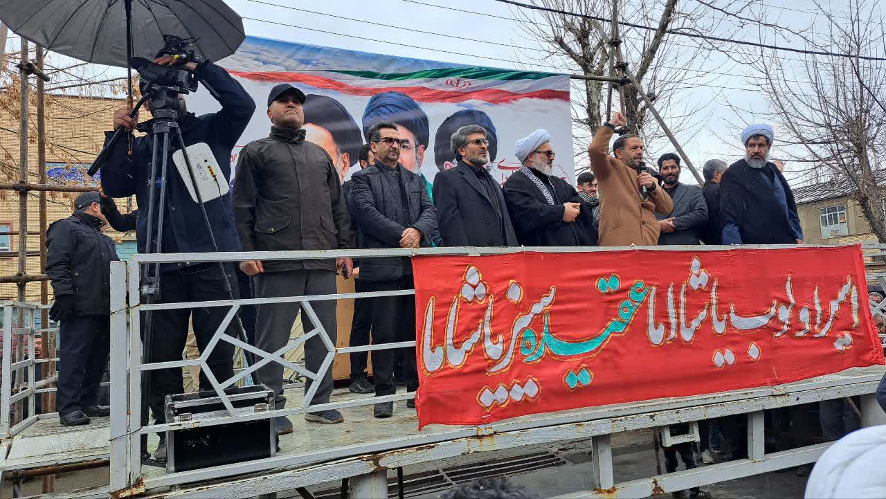 اجتماع پرشور مردم شهیدپرور و ولایتمدار میاندوآب در میثاق با امام شهید امت و بیعت با رهبر منتخب خبرگان ملت