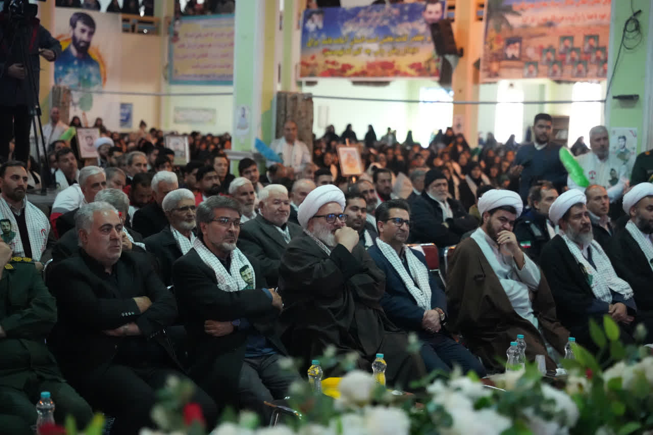 اجلاسیه نهایی 850 شهید شهرستان میاندوآب در راستای دومین کنگره ملی 12هزار شهید آذربایجان‌غربی در مصلای امام خمینی (ره) میاندوآب برگزار شد.