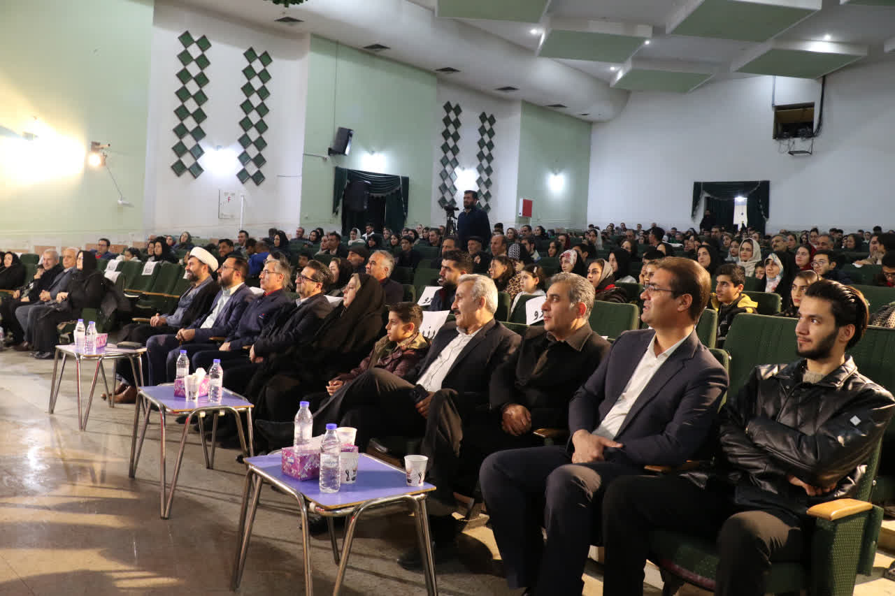 همزمان با چهل و هفتمین سالگرد پیروزی انقلاب اسلامی و متقارن با اعیاد مبارک شعبانیه مراسم جشن پیروزی انقلاب با حضور فرماندار  در محل سالن اجتماعات اداره فرهنگ وارشاد اسلامی برگزار شد