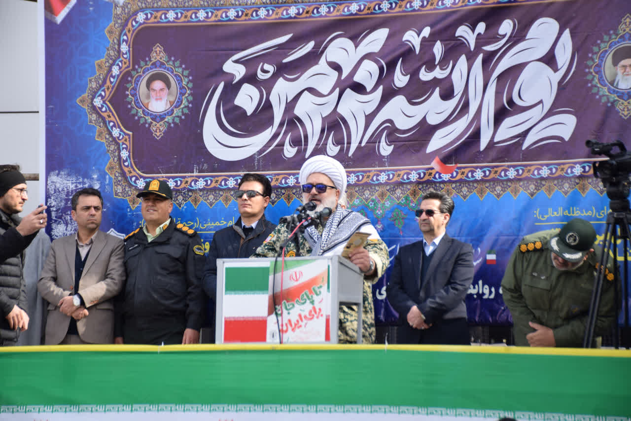 جلوه هایی از حضور پرشور مردم میاندوآب در راهپیمایی 22 بهمن +تصاویر