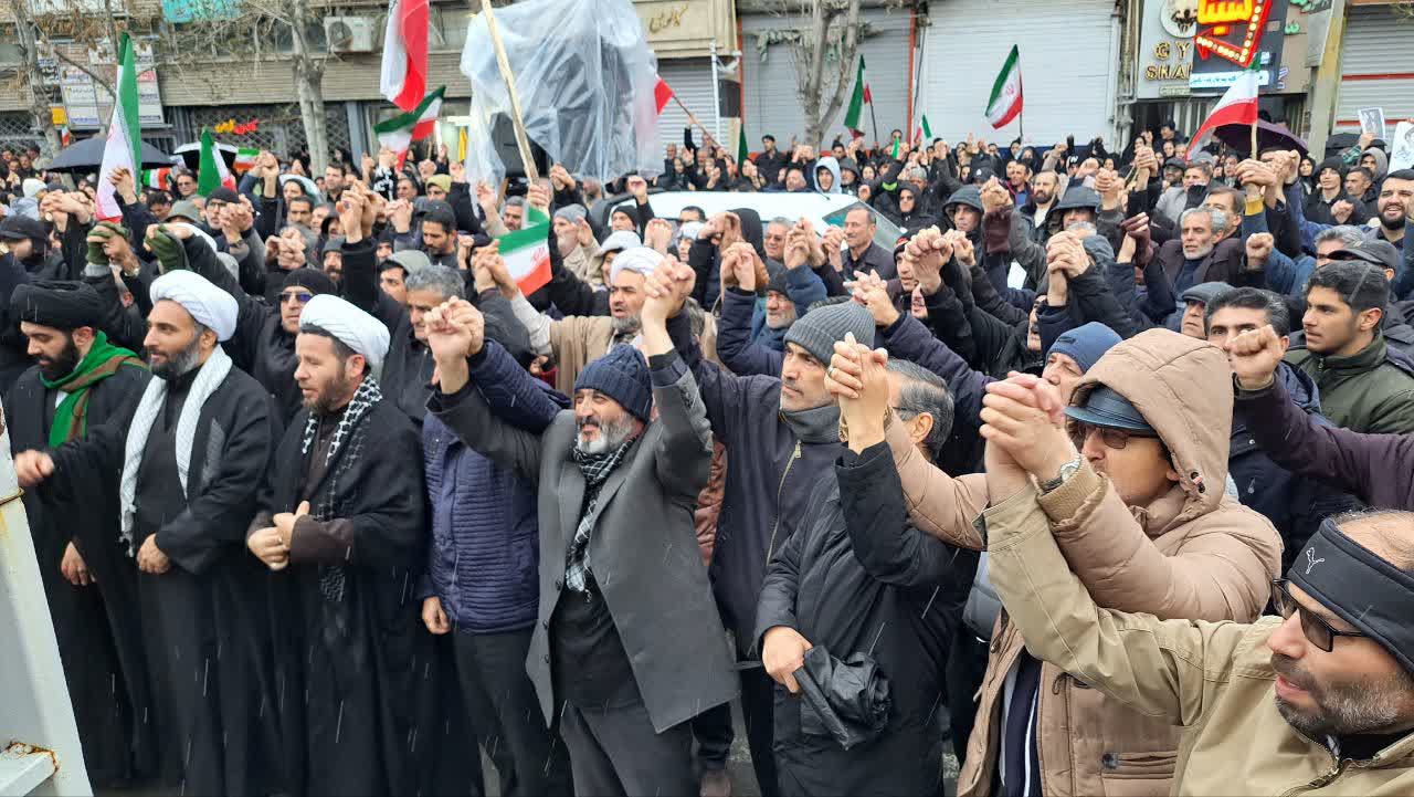 اجتماع پرشور مردم شهیدپرور و ولایتمدار میاندوآب در میثاق با امام شهید امت و بیعت با رهبر منتخب خبرگان ملت