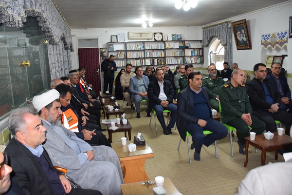 دیدار اعضای شورای اداری میاندوآب  با امام جمعه شهرستان به مناسبت گرامیداشت دهه فجر